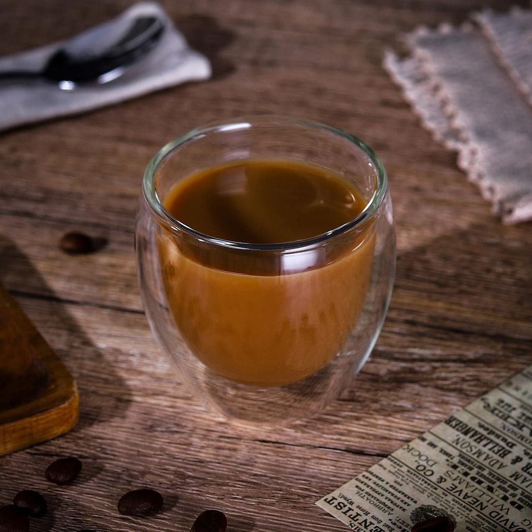 Double wall borosilicate glass cups in Cava design, 150°C heat resistant, from Vinsani, in a 2-pack.