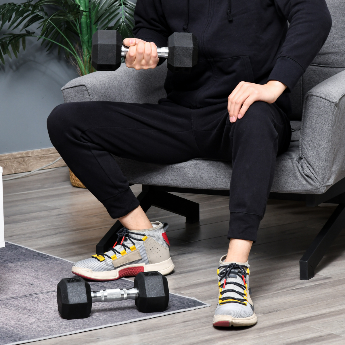 Hexagonal 2x6kg dumbbells from ActiveGear, designed for weight lifting and home fitness workouts.