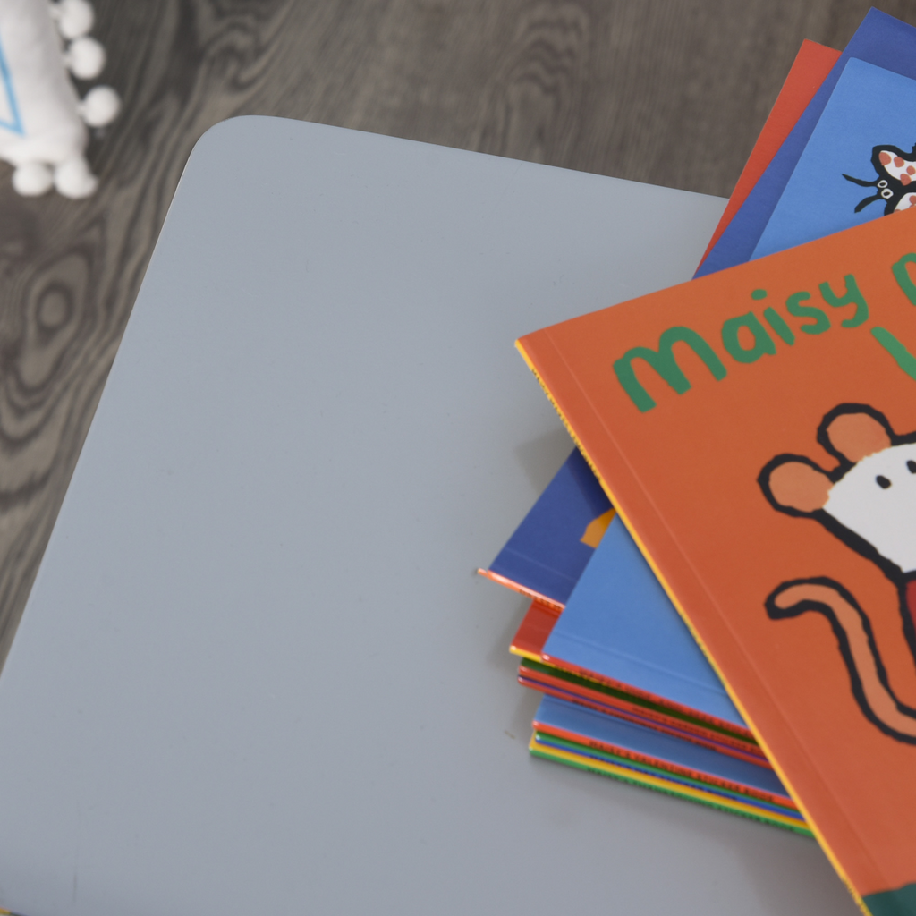 Kids Table and 2 Chairs Set 3 Pieces Toddler Multi-usage Desk Indoor HOMCOM