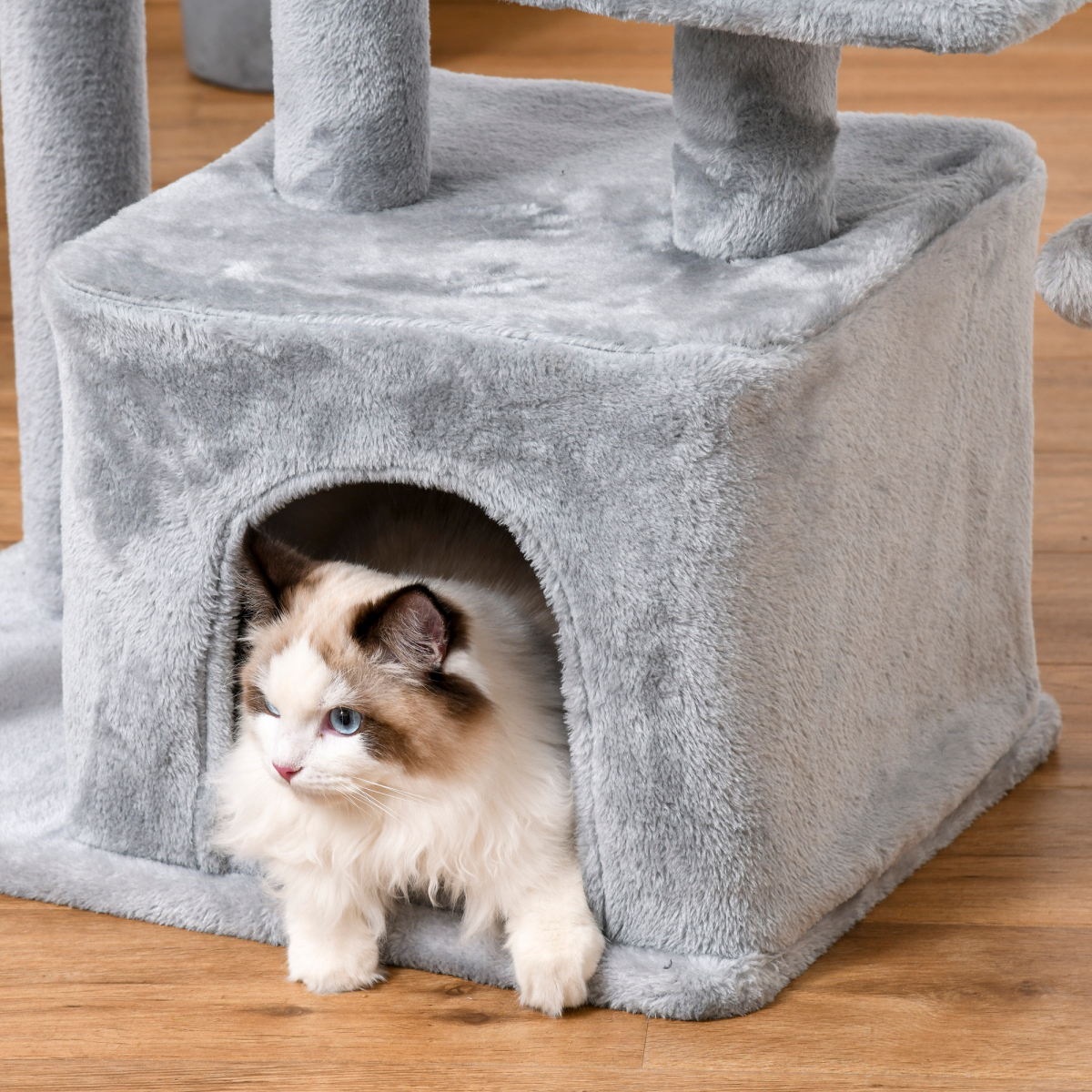 Pawhut cat tree tower with scratching posts, hanging ball, and condo, measuring 60 x 40 x 114cm, ideal for feline play.