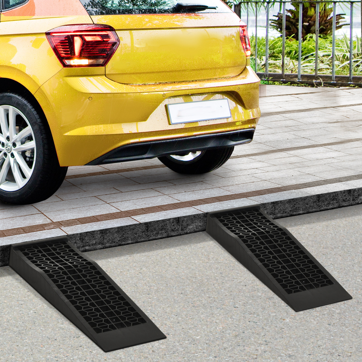 Heavy-Duty Plastic Curb Ramps - Set of 2 - Anti-Slip Surface - 3000kg Capacity