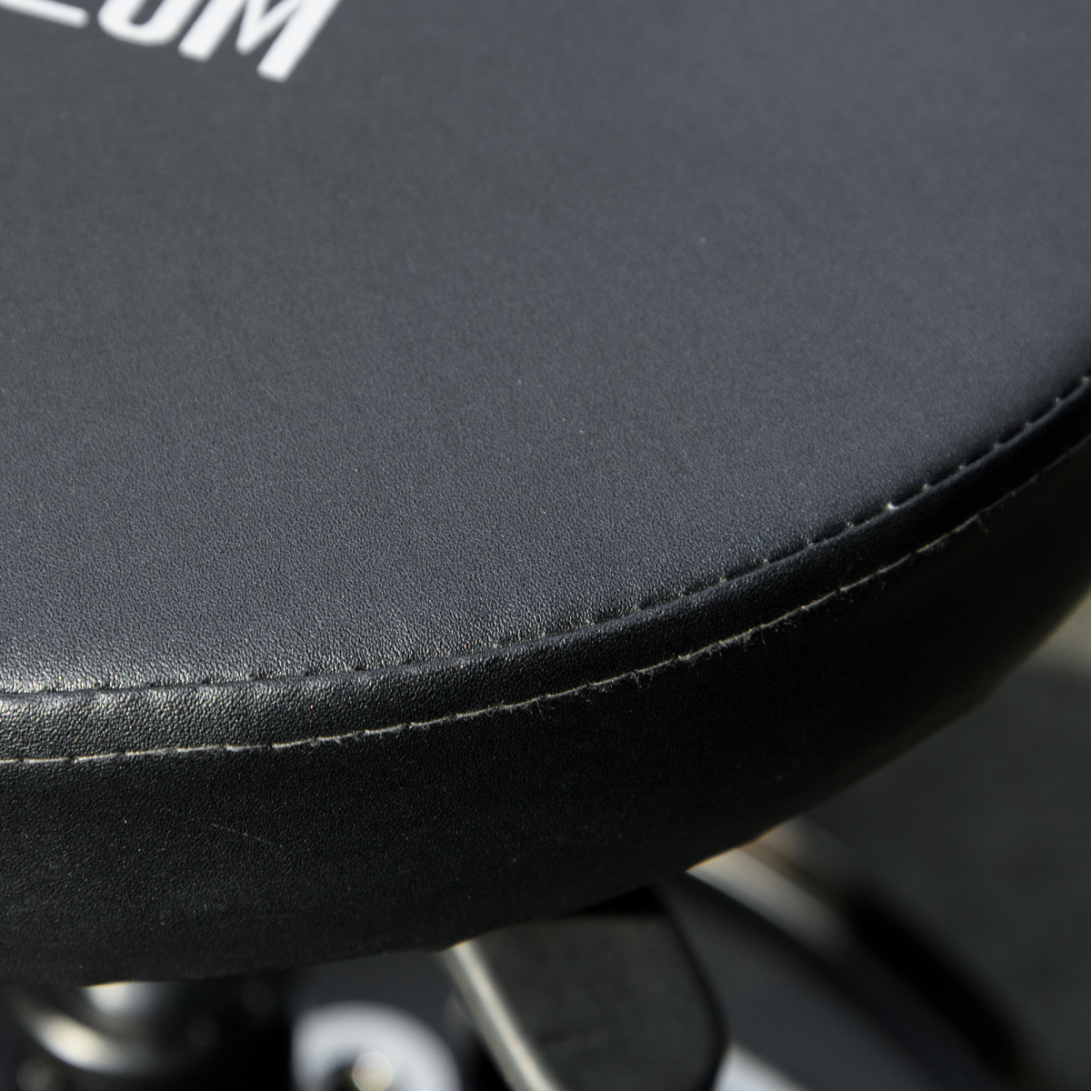 Pneumatic Adjustable Mechanic Stool with Tool Tray & Wheels - Height Adjustable