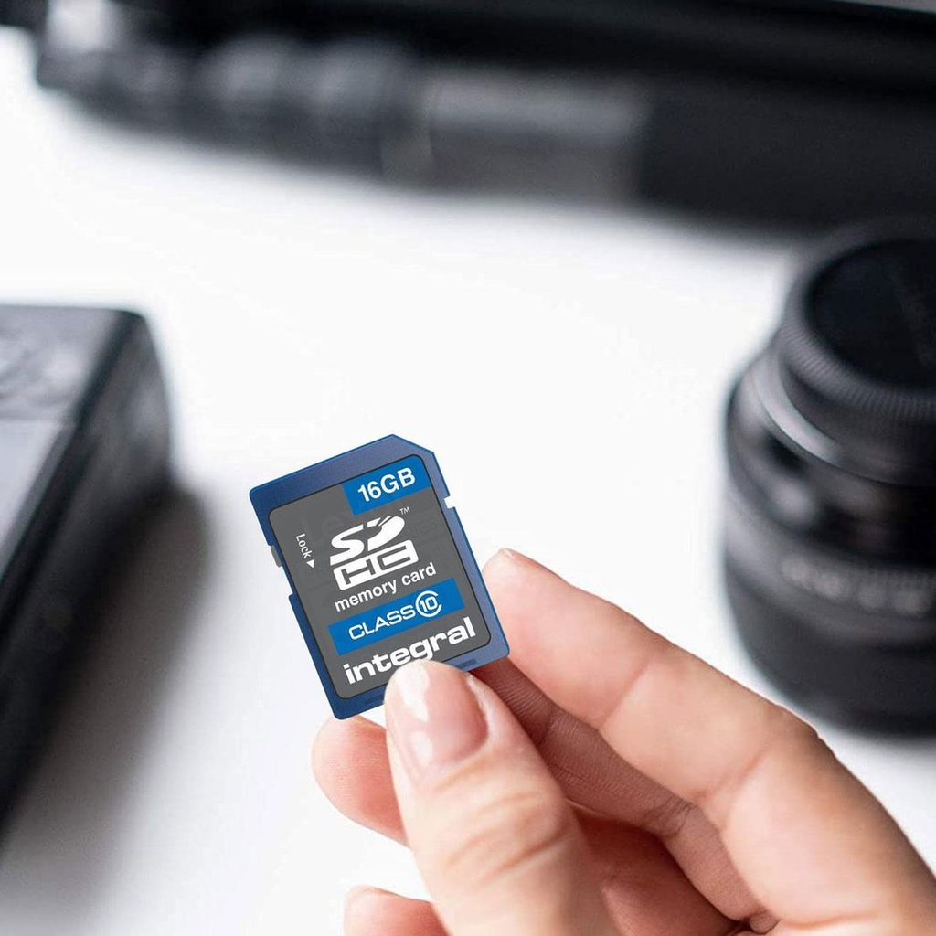 Integral 16GB SDHC Class 10 flash memory card with a protective case, showcasing the card and case design.