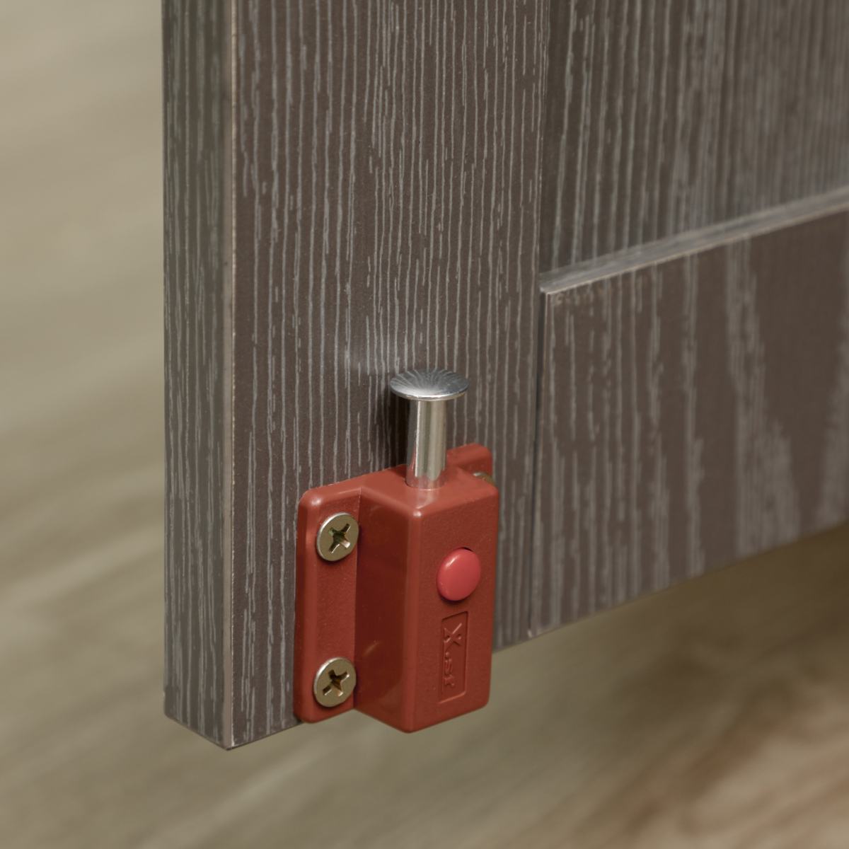 Extra large grey dog crate end table by PawHut, featuring a dual-purpose design for pets and home decor.