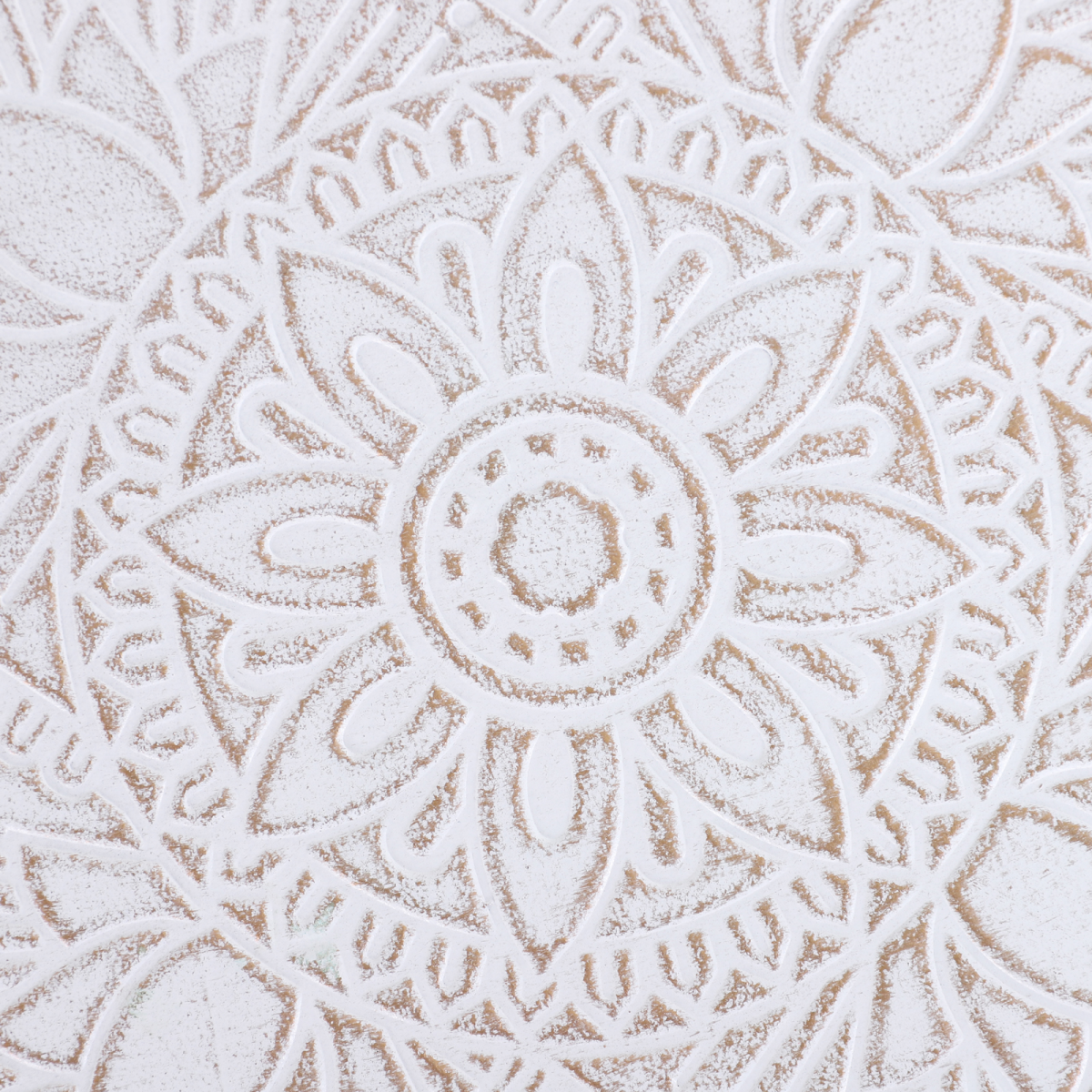 HOMCOM white pine wood side table with floral etching and saucer top, showcasing elegant design and craftsmanship.