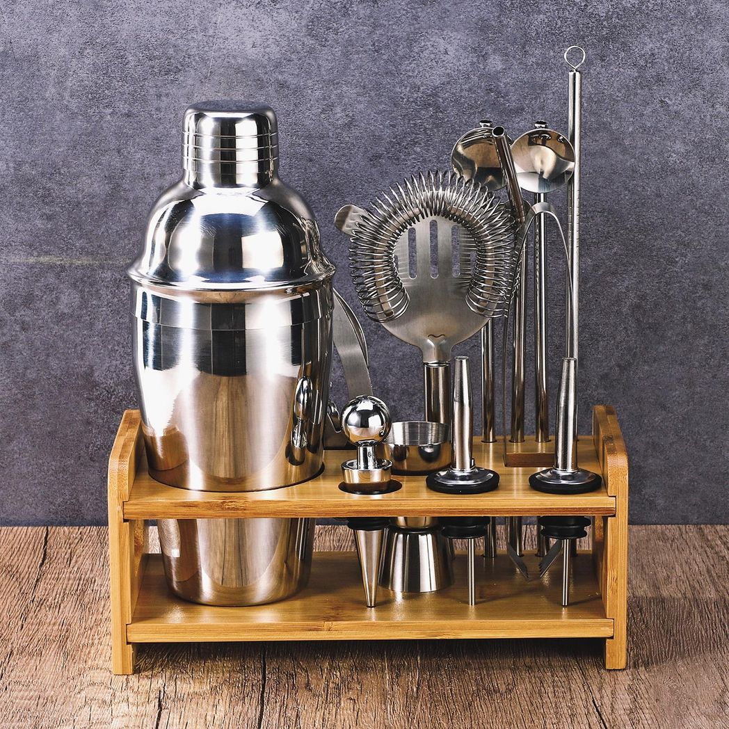15-piece stainless steel cocktail shaker set by Vinsani, featuring various bartending tools for mixology.