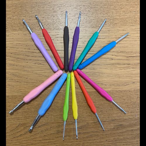 12-Piece Ergonomic Crochet Hook Set for Comfort & Efficiency